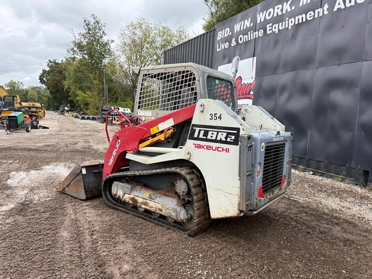 2020-takeuchi-tl8-image-2