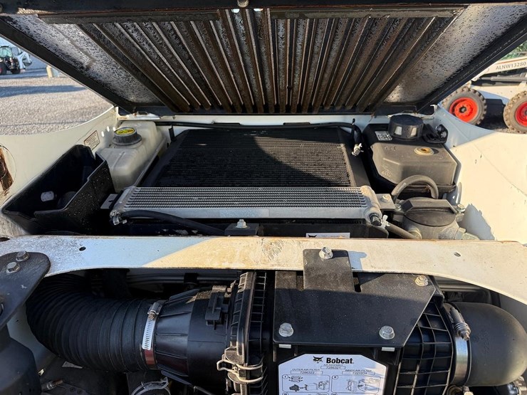2018-bobcat-s550-image-15