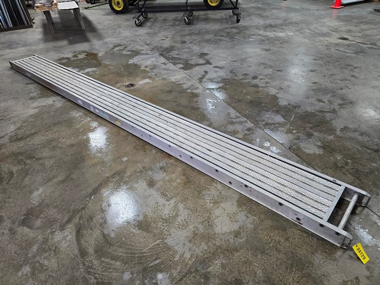 #9729-•-20"x20'-aluminum-walk-plank-image-1