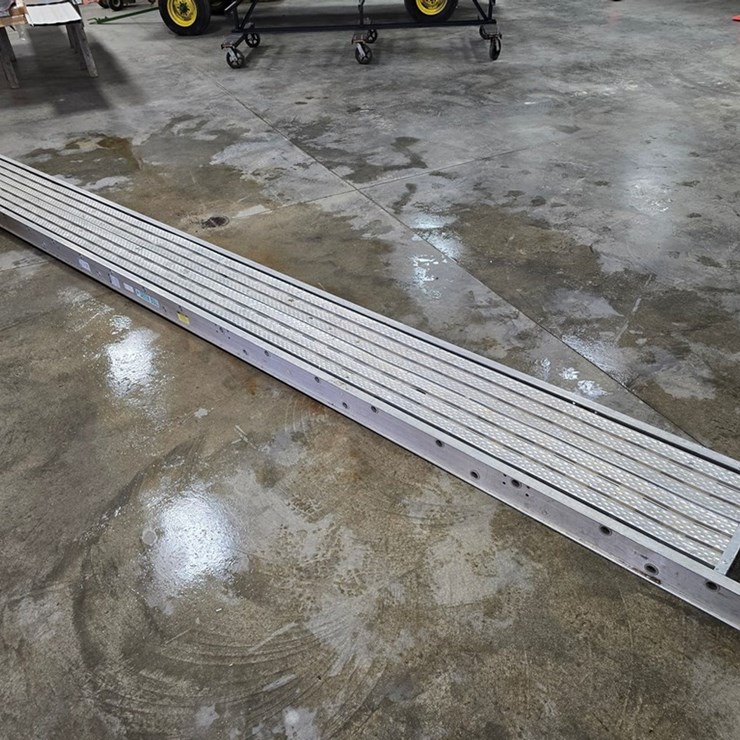 #9729 • 20"x20' Aluminum Walk Plank