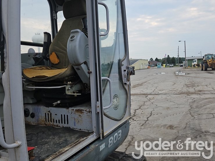 2008-neuson-8003-image-31