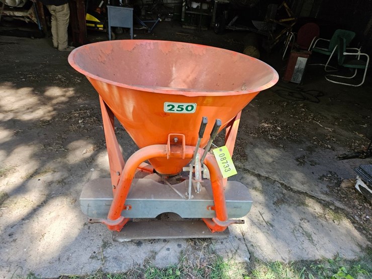#8733-•-icam-250-cone-seeder-image-8