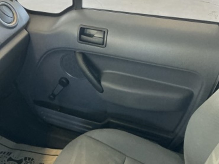 2011-ford-transit-connect-image-22