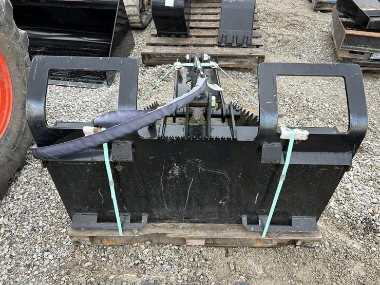 ditching-grapple-skid-steer-bucket-image-3