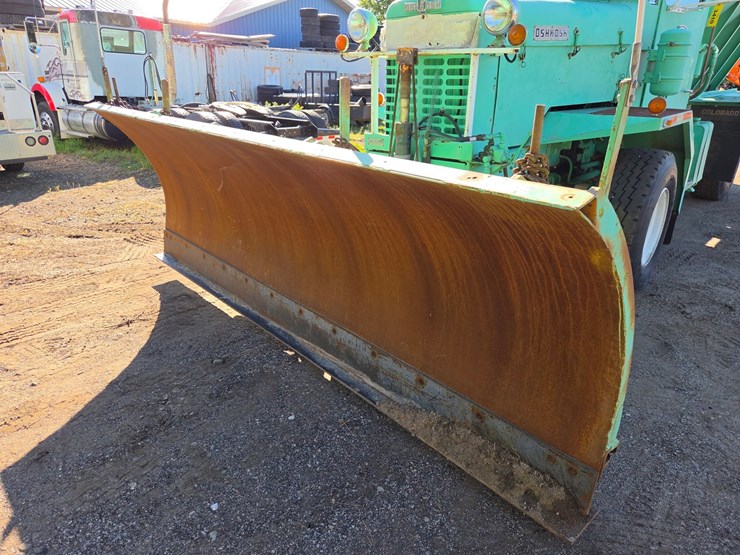 #3410-•-1974-oshkosh-p2025-1e1-plow-truck-image-10
