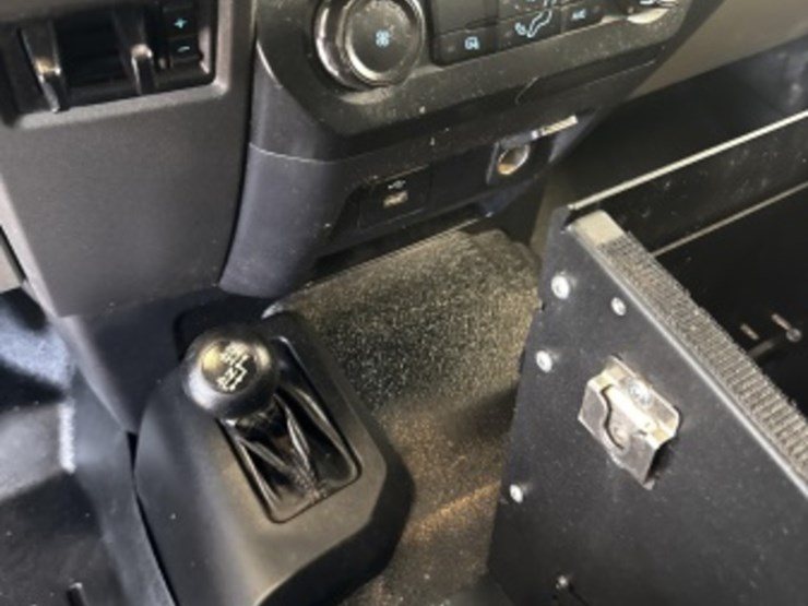 2019-ford-f550-image-26