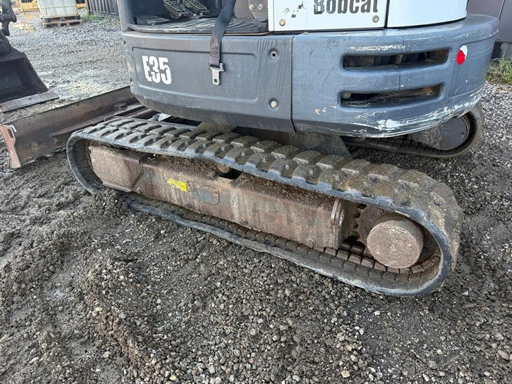 2016-bobcat-e35-image-17