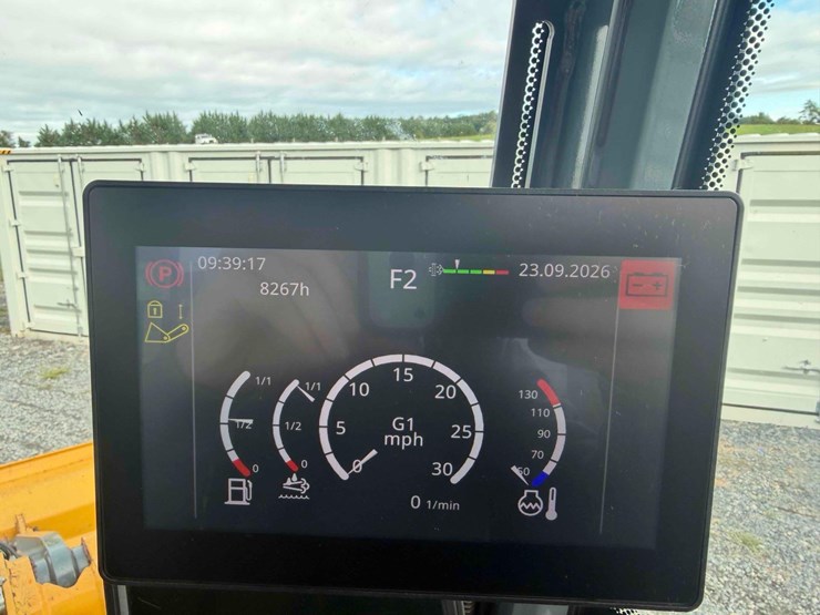 2021-deere-344l-image-27