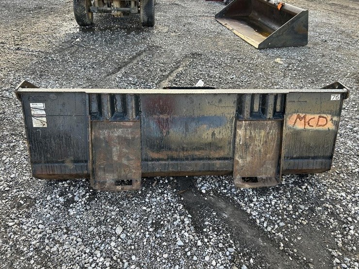 76”-skid-steer-tooth-bucket-image-3