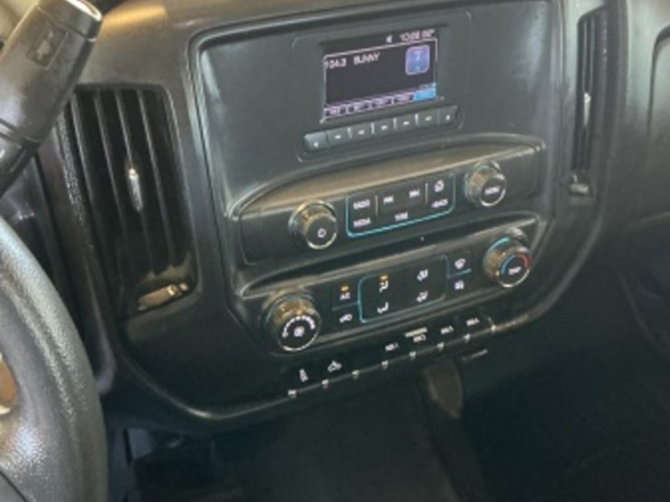 2017-chevrolet-silverado-1500-image-18