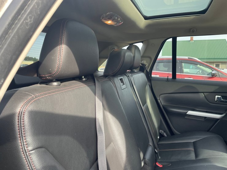 2012-ford-edge-image-45