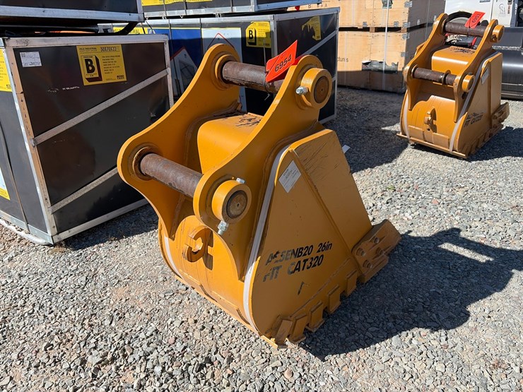 caterpillar-320-image-3