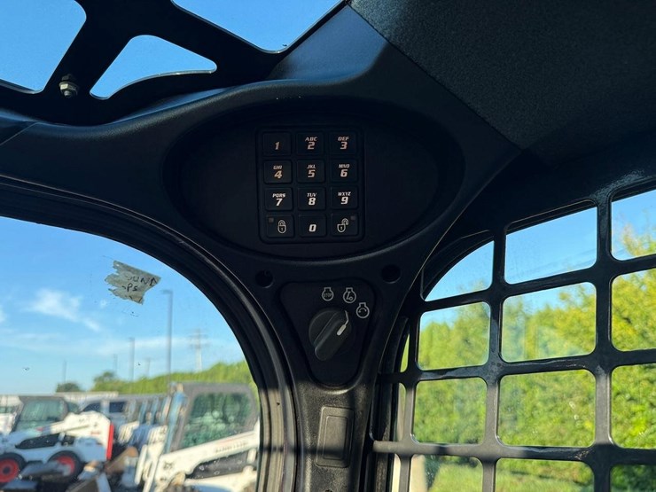 2018-bobcat-s550-image-21