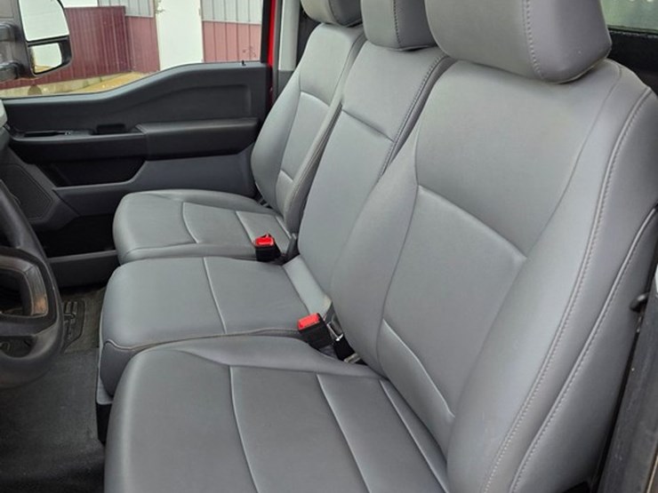 2025-ford-f550-xl-image-27