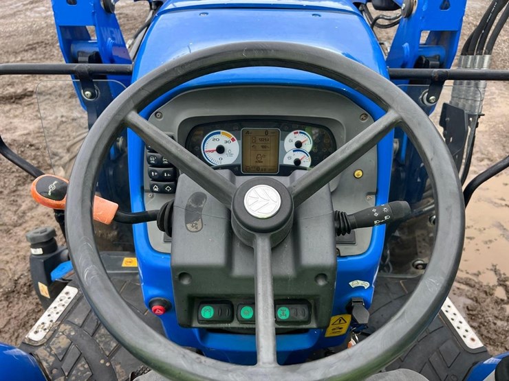 new-holland-workmaster-95-image-22