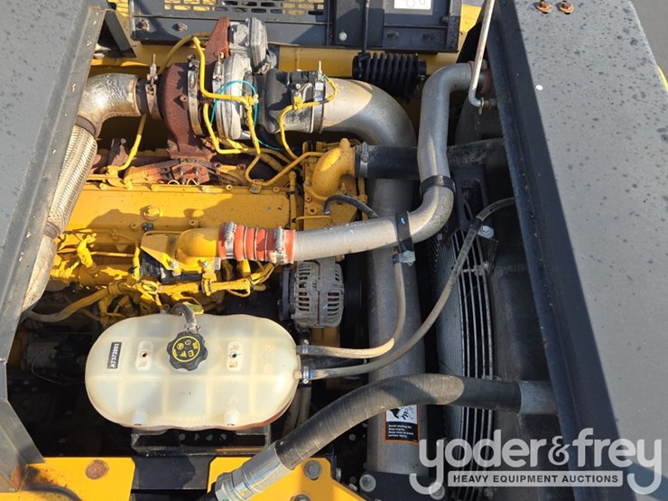 2019-deere-210g-lc-image-56