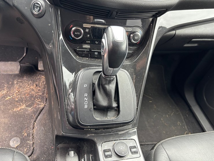 2015-ford-escape-image-24