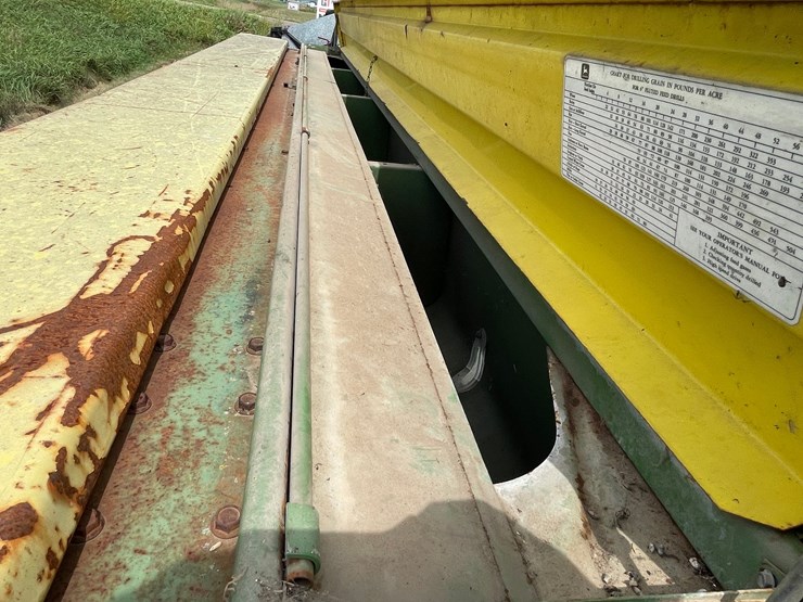 john-deere-12-image-21