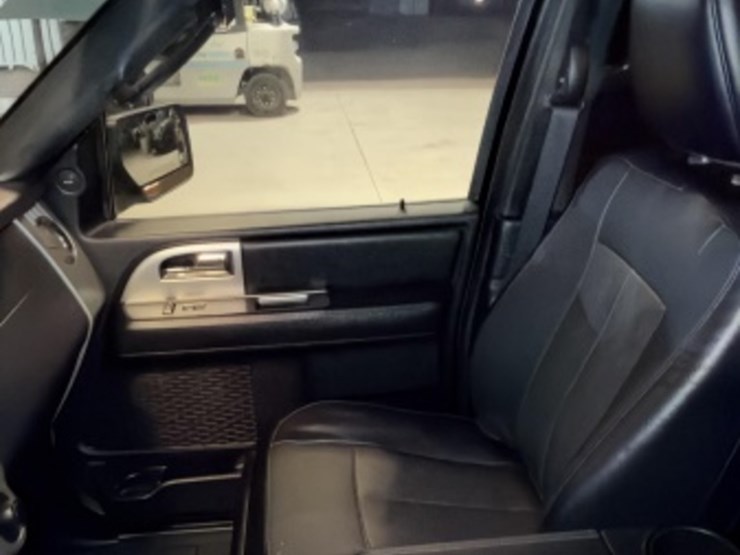 2016-ford-expedition-image-22