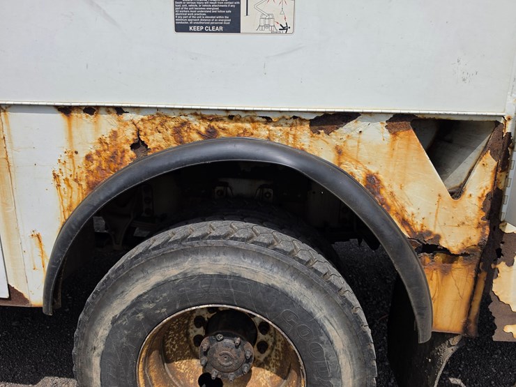 2012-ford-f750-image-30
