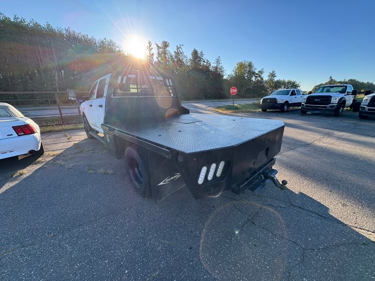 2020-dodge-3500-image-3