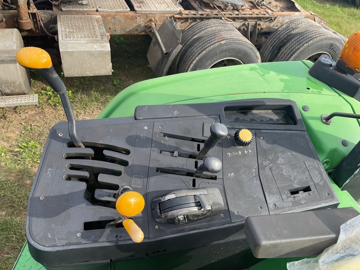 john-deere-6405-image-25