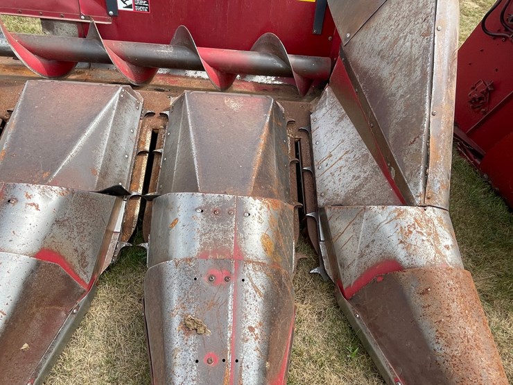 #1325-•-case-1063-(6)-row-corn-head-image-11
