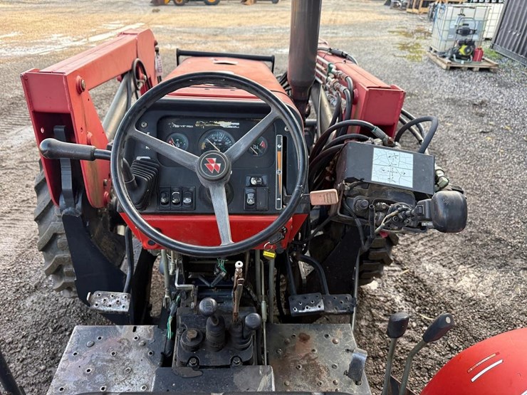 massey-ferguson-451-image-22