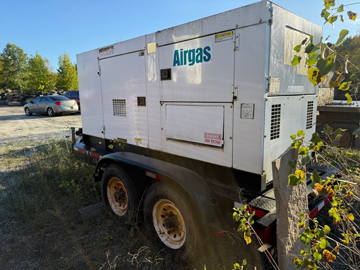 #3501-•-whisperwatt-dca-1651v-towable-generator-image-2