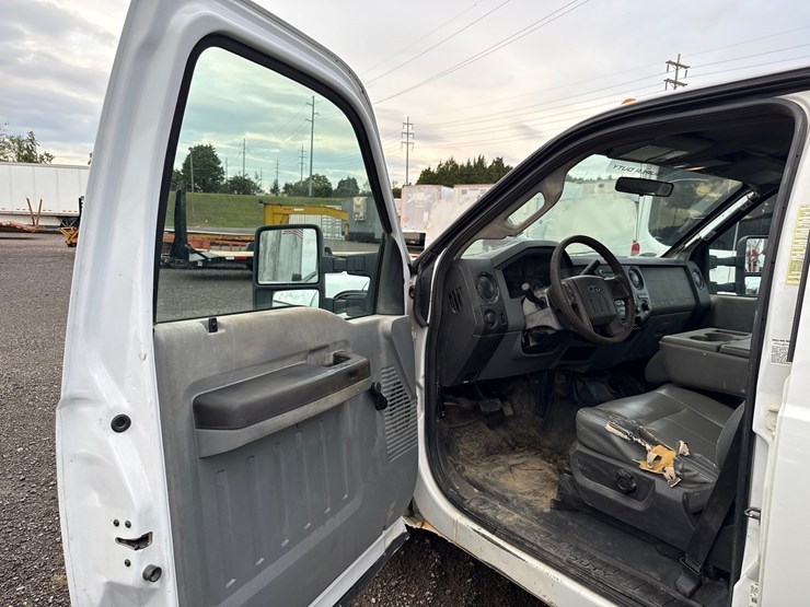 2011-ford-f350-image-14