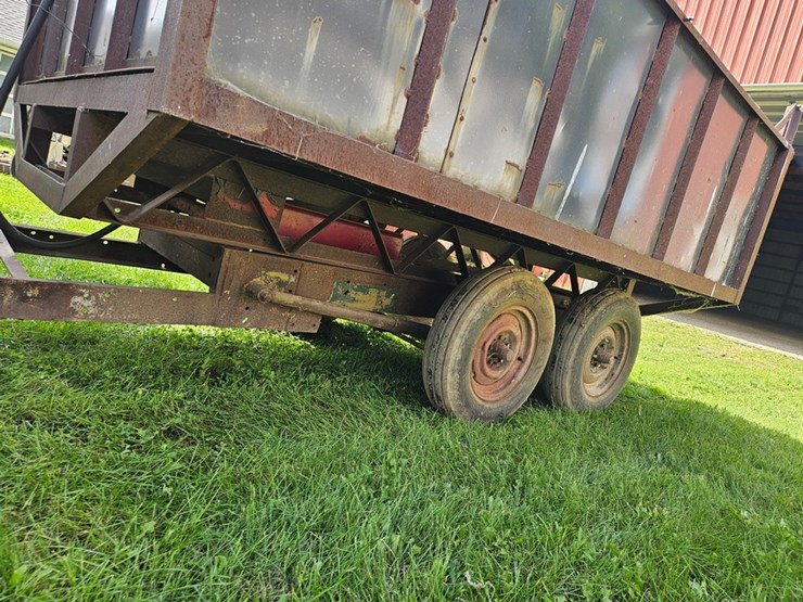 #8705-•-tandem-axle-dump-wagon-image-17