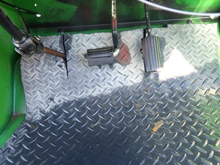 2012-john-deere-gator-image-18