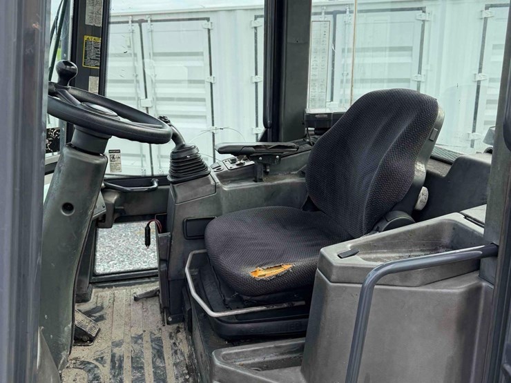 2013-deere-244j-image-23