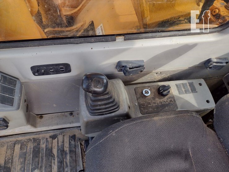 hyundai-robex-210-lc-7-image-8