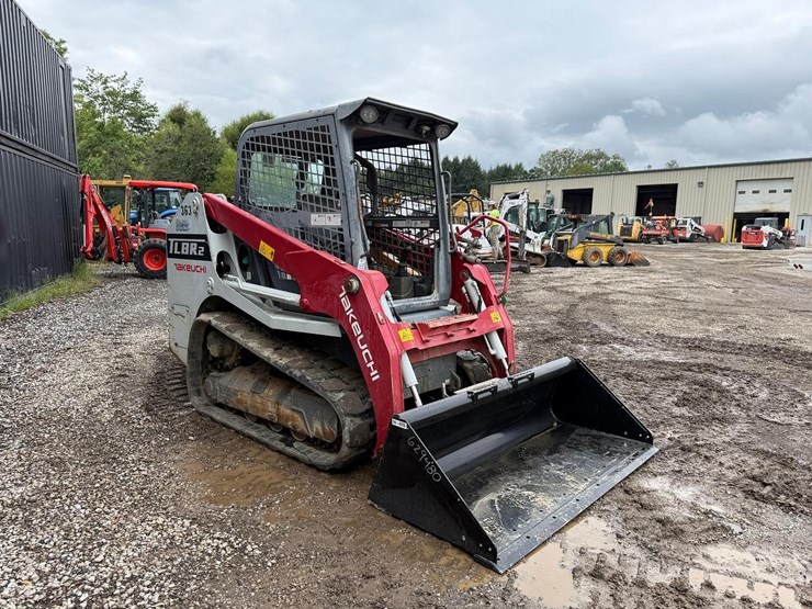2021-takeuchi-tl8-image-6