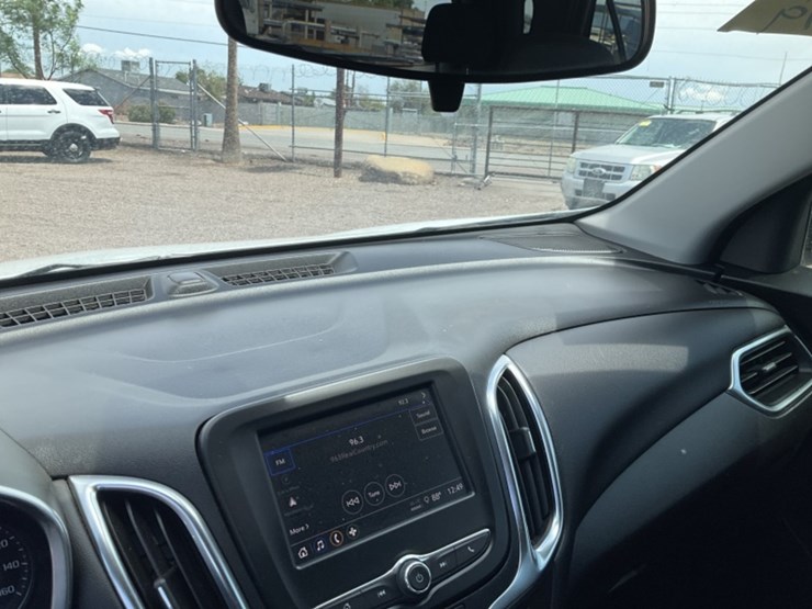 2024-chevrolet-equinox-lt-image-17