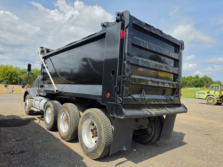 2013-kenworth-t800-image-9