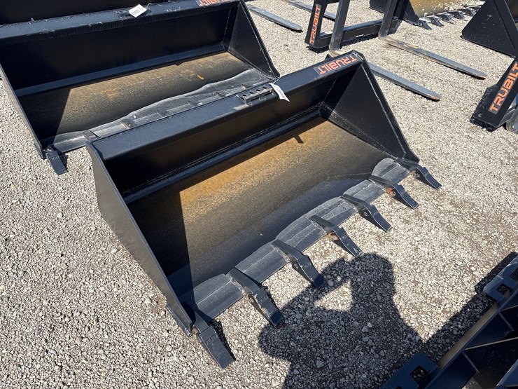 #2024-•-trubilt-60"-skid-steer-tooth-bucket-image-2