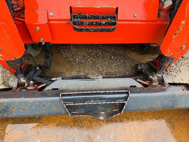 2012-kubota-svl75-image-10