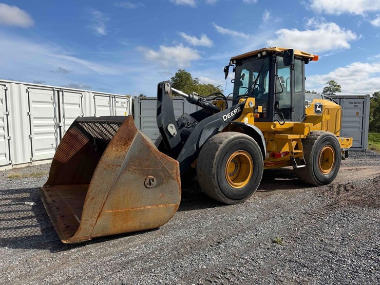 2022-deere-544-p-tier-image-1
