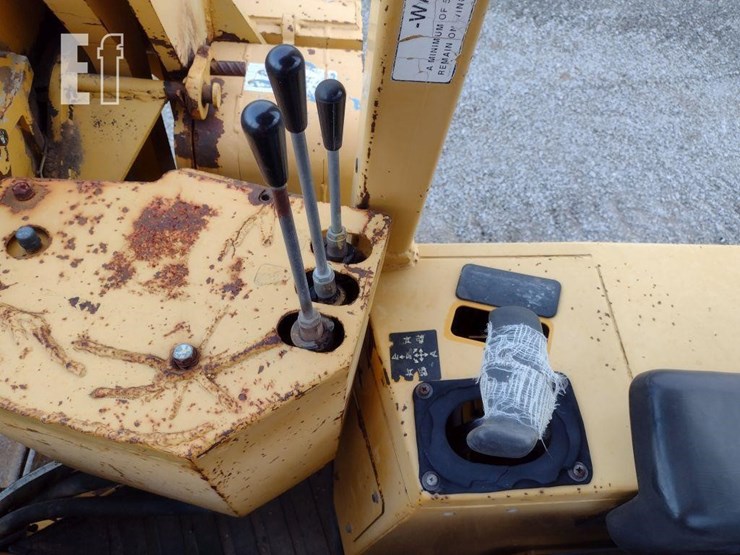 2000-deere-650h-lt-image-9