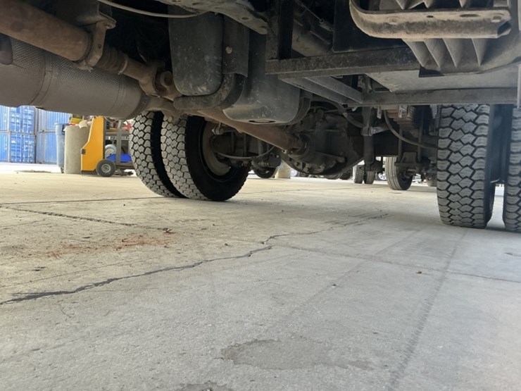 2015-ford-f550-image-28