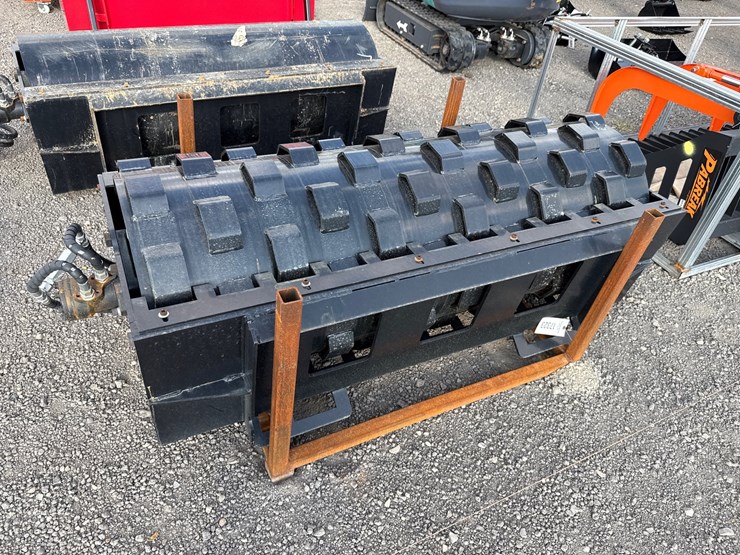 #1054-•-60"-skid-steer-sheeps-foot-roller-image-3