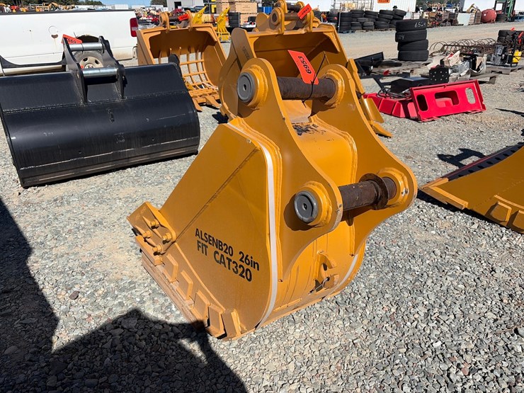 caterpillar-320-image-2
