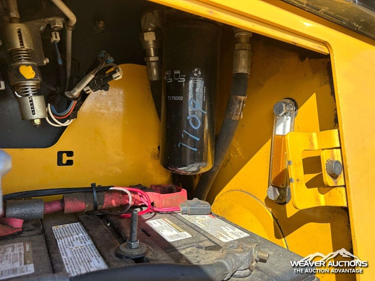john-deere-8-image-49