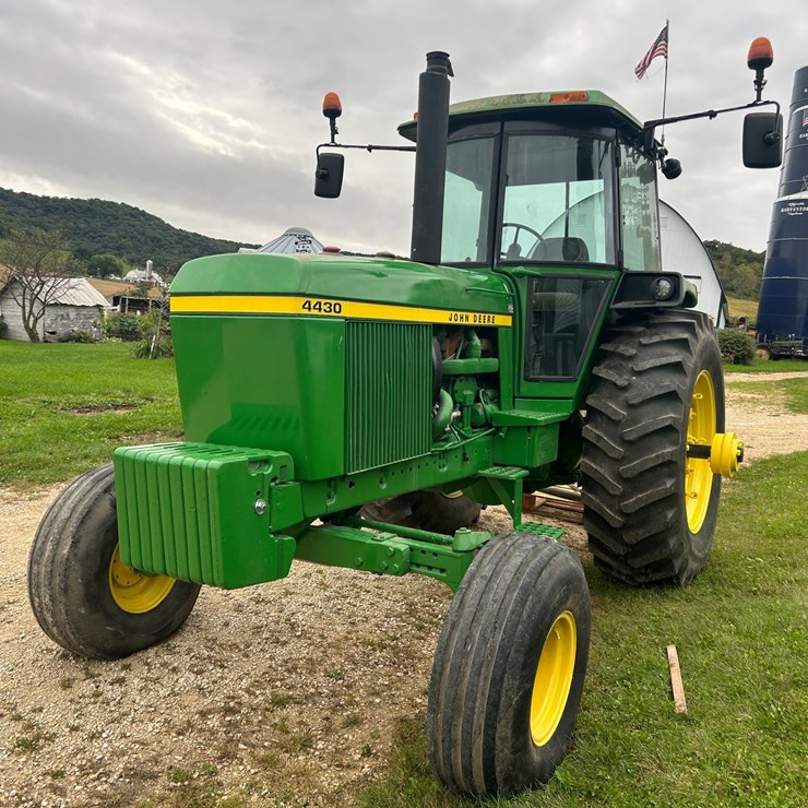 JOHN DEERE 4430