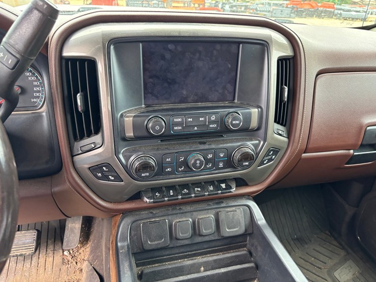2019-chevrolet-silverado-3500hd-image-35