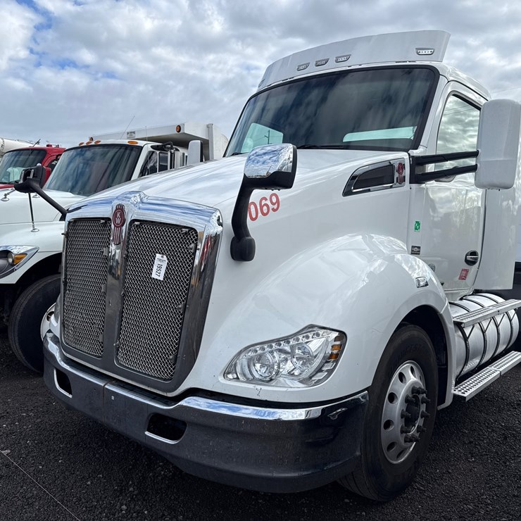 2017 KENWORTH T680