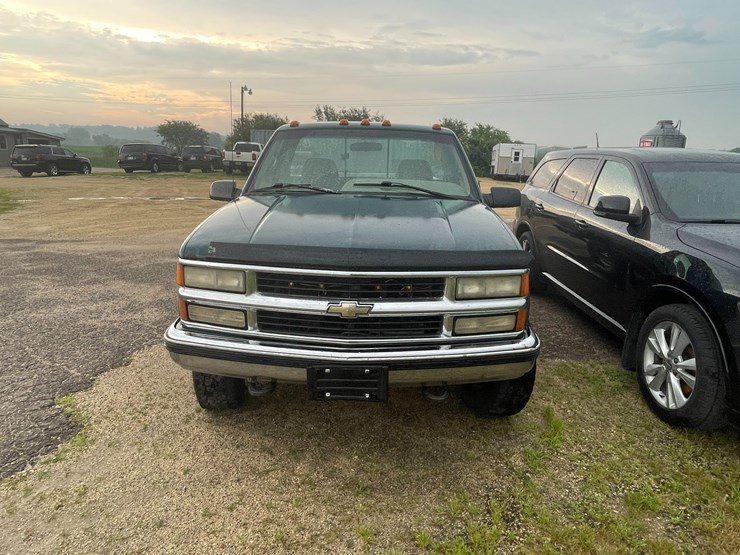 1996-chevrolet-3500-image-2