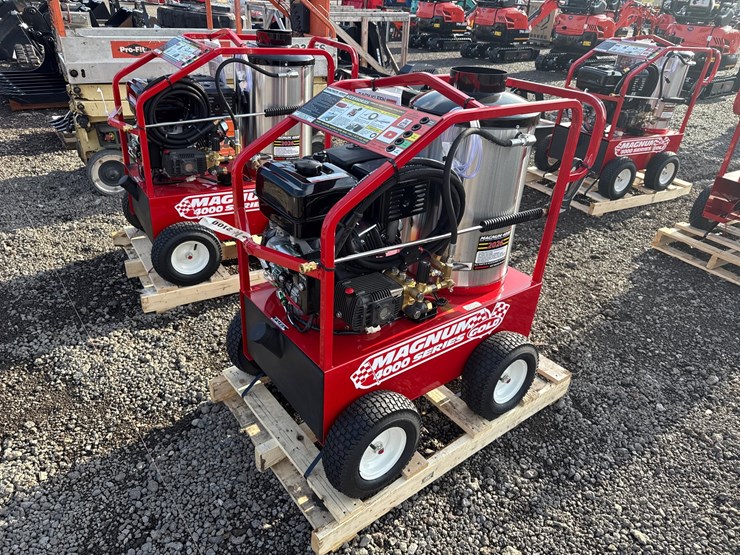 #2060-•-magnum-4000-series-heated-pressure-washer-image-1